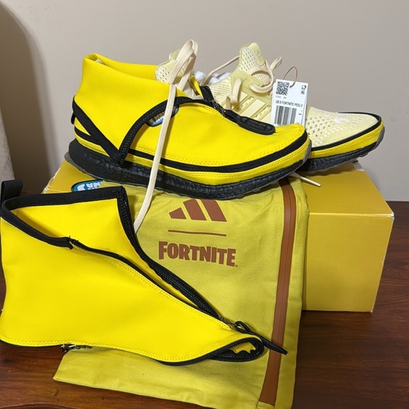 2025 Adidas UltraBoost 1.0 Fortnite Peely Running Shoe Sneaker NEW' WHOLE SET - Picture 2 of 7